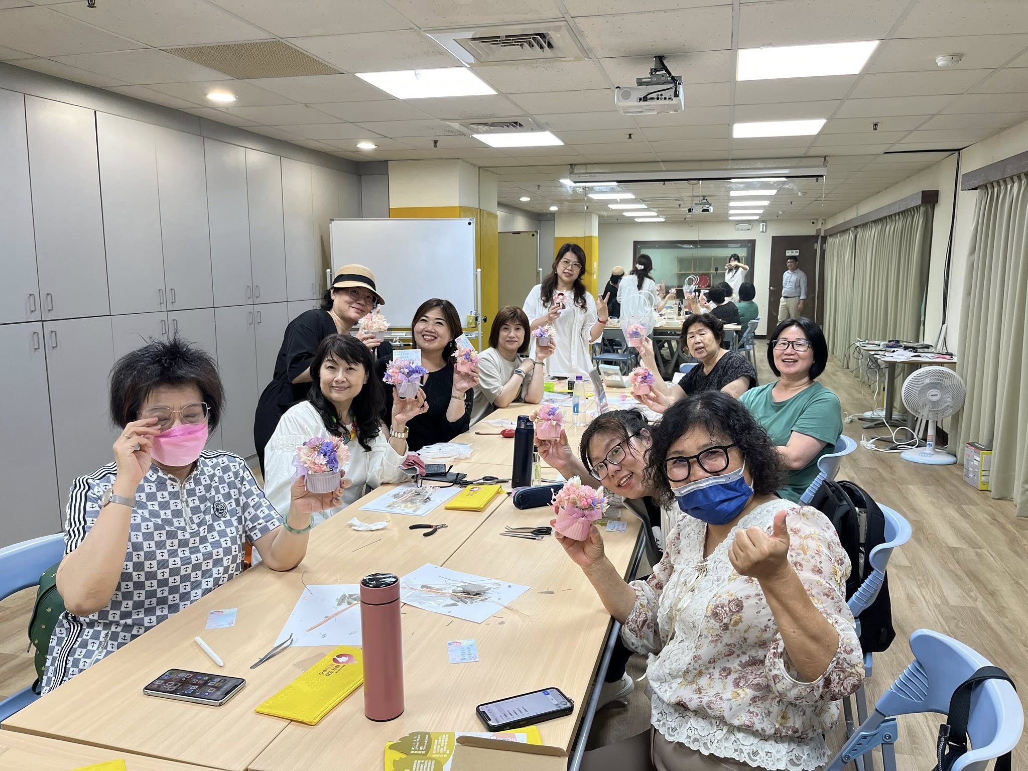 社區好幫手，母親節活動後記(標題圖檔)