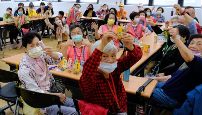 長者溫馨聚(標題圖檔)